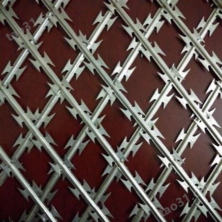 304不锈钢焊接刀片刺网 润宁菱形孔不锈钢焊接刀刺网片