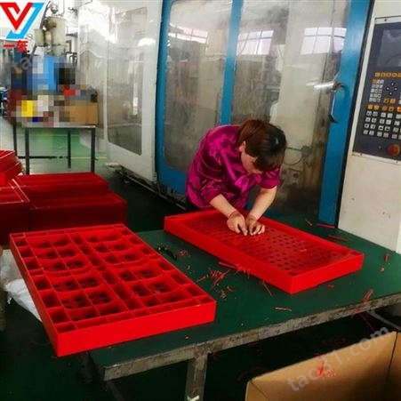 上海一东注塑食品包装货架订制商场饮料展示架开模物品包装周转箱制造工厂