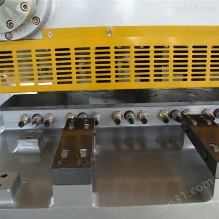 锦锻QC12Y-20*3200 液压剪板机